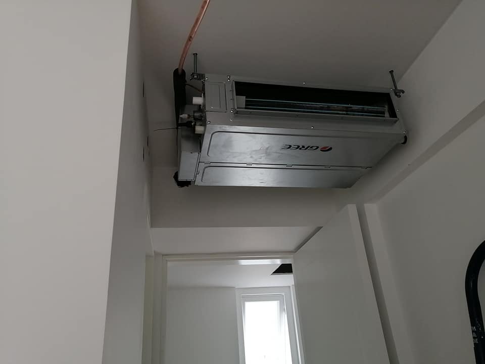 Montaje e instalación de unidades externas de aire acondicionado